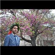 Laureato in scienze motorie sportive,diploma al liceo scientifico Einstein di Torino